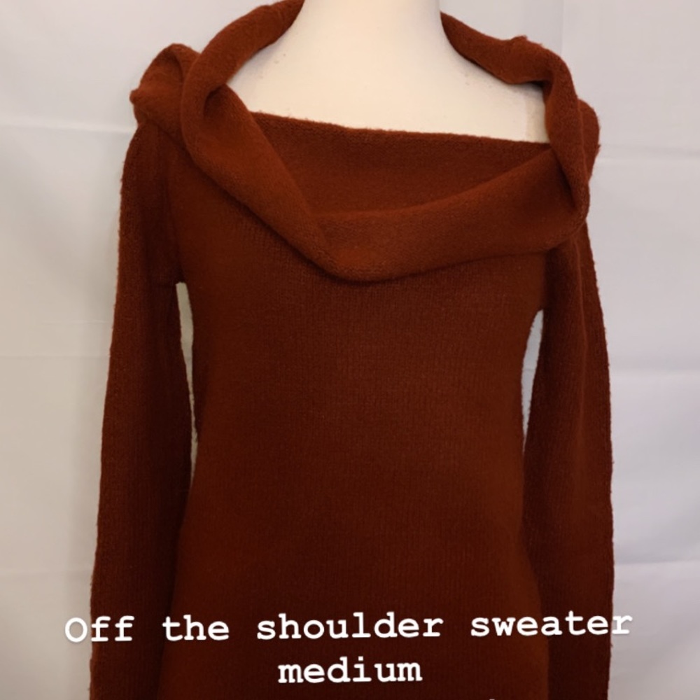 Off the shoulders sweater burgundy color